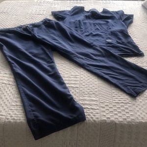 Grays Anatomy Xl top L Bottom